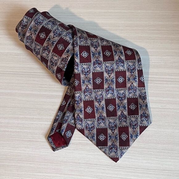 Johnny Carson Mens Silk Tie - Picture 3 of 6